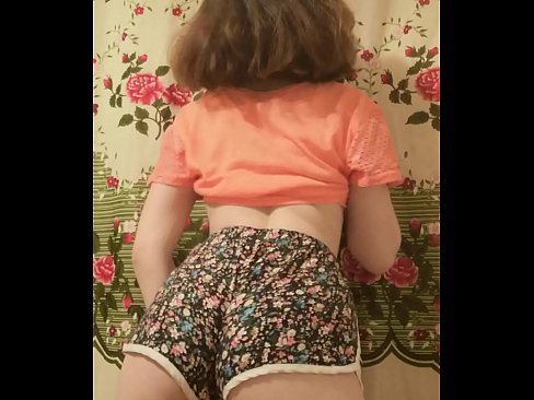 ❤️ 性感的年輕寶貝在相機上脫掉她的短褲 ️ 色情 在 zh-tw.sex78.ru ️❤